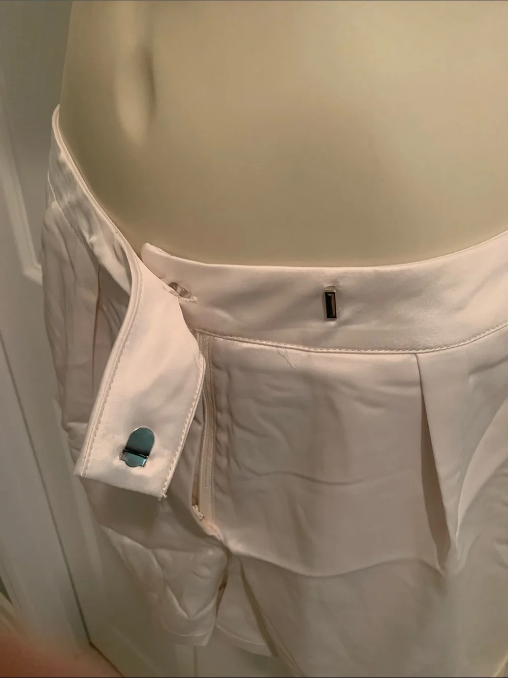 Cider Pleated High-Waist Cream Women's Shorts